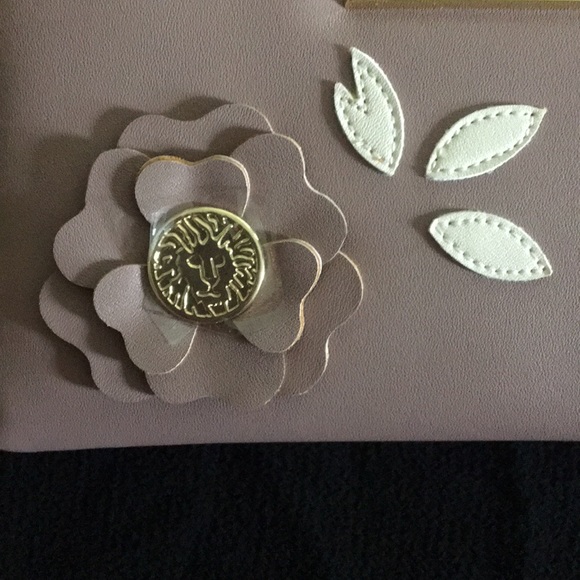 🎉HP 7/12🎉 Anne Klein Wristlet - Picture 3 of 5